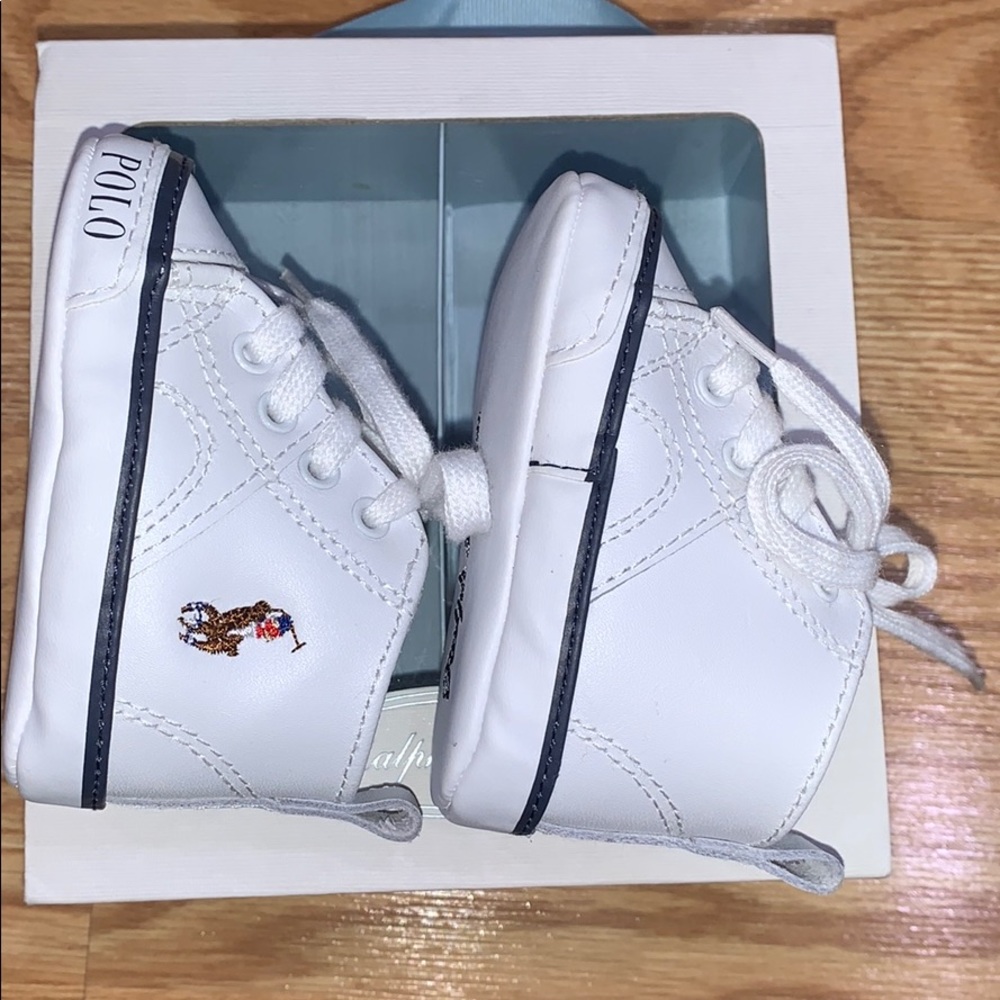 White Ralph Lauren crib sneakers - Picture 4 of 8